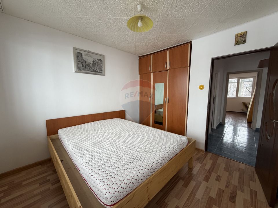 Apartament cu 3 camere de închiriat în zona Giulesti