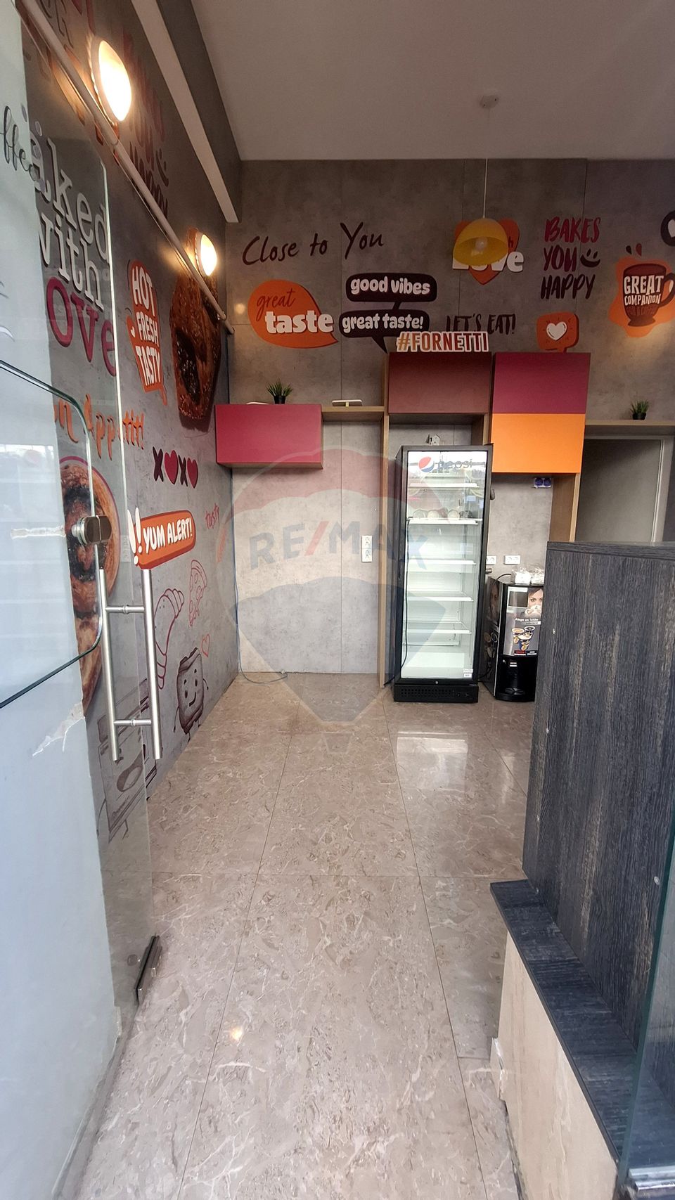50sq.m Commercial Space for rent, Ultracentral area