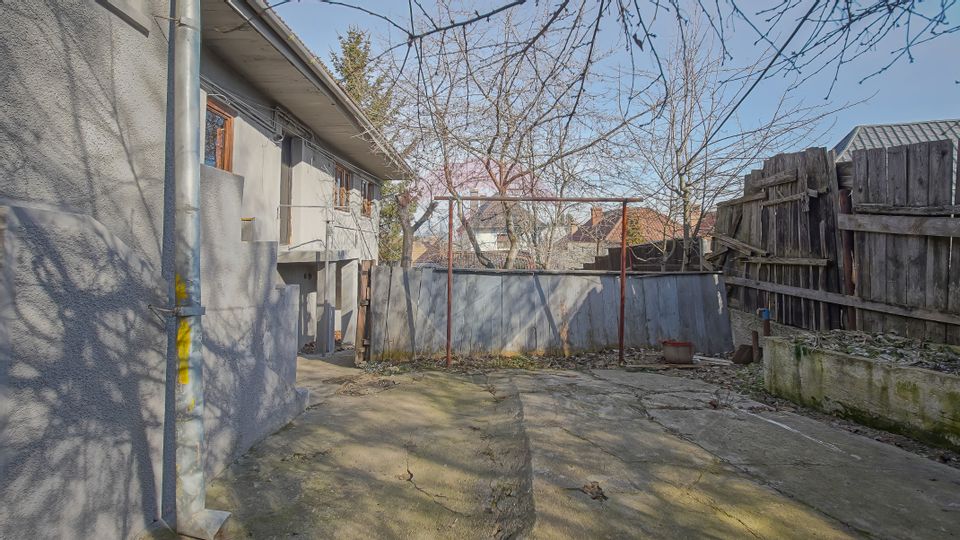 Casă cu 5 camere de vânzare Sacele cartier Satulung