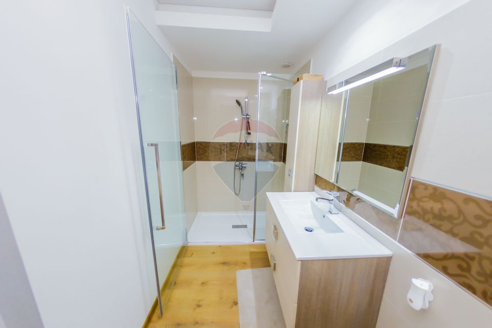 Apartament central modern mobilat si utilat DE VANZARE