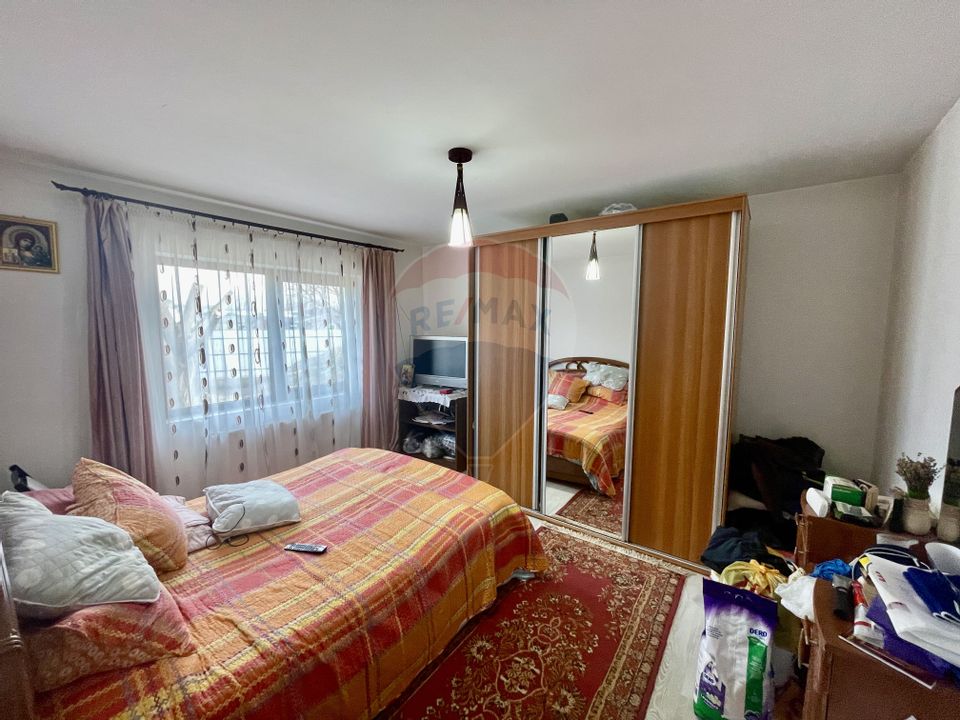 6 room House / Villa for sale, Vest area