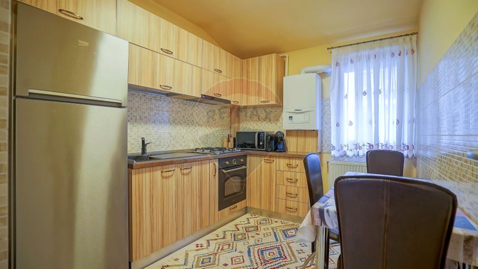 Apartament in vila, 3 camere, Nicolae Labis, Tractorul