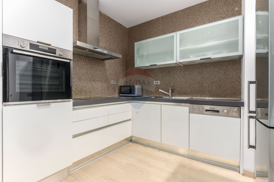 Apartament cu 3 camere de lux, prima linie Parcul Herăstrău