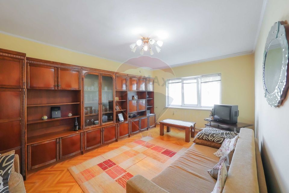 Apartament 3 Camere, Zonă Fără Trafic/Liniștită, Dragoș Vodă, Vânzare