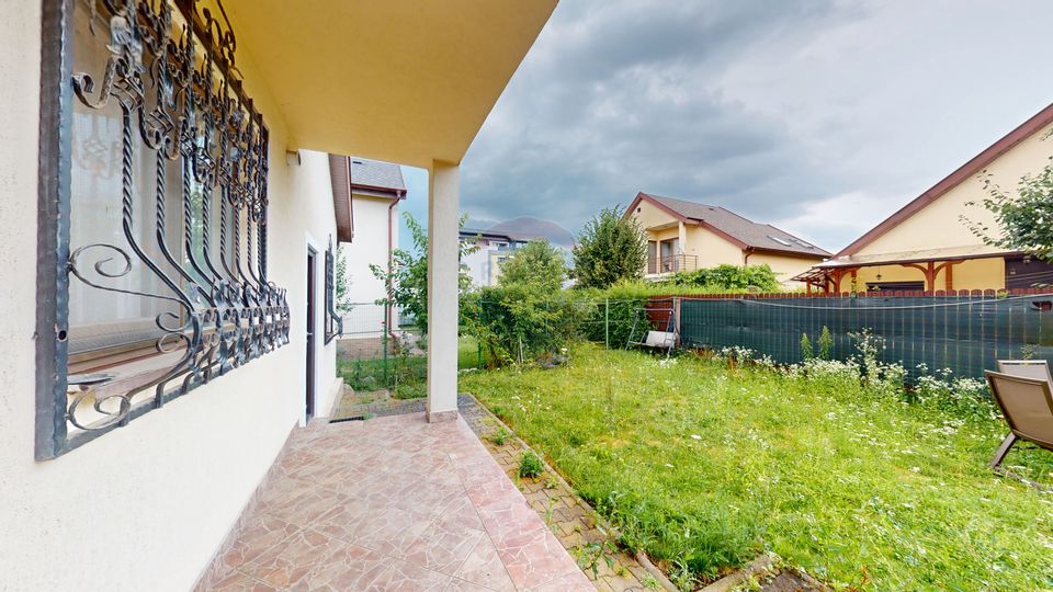 5 room House / Villa for sale, Tractorul area