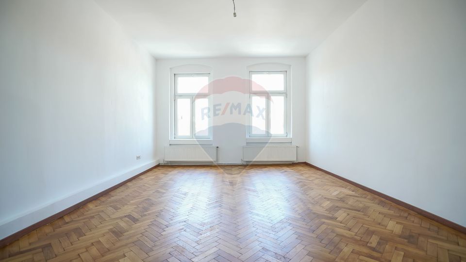 Apartament generos și luminos, la casă, Str. Iuliu Maniu, Brașov