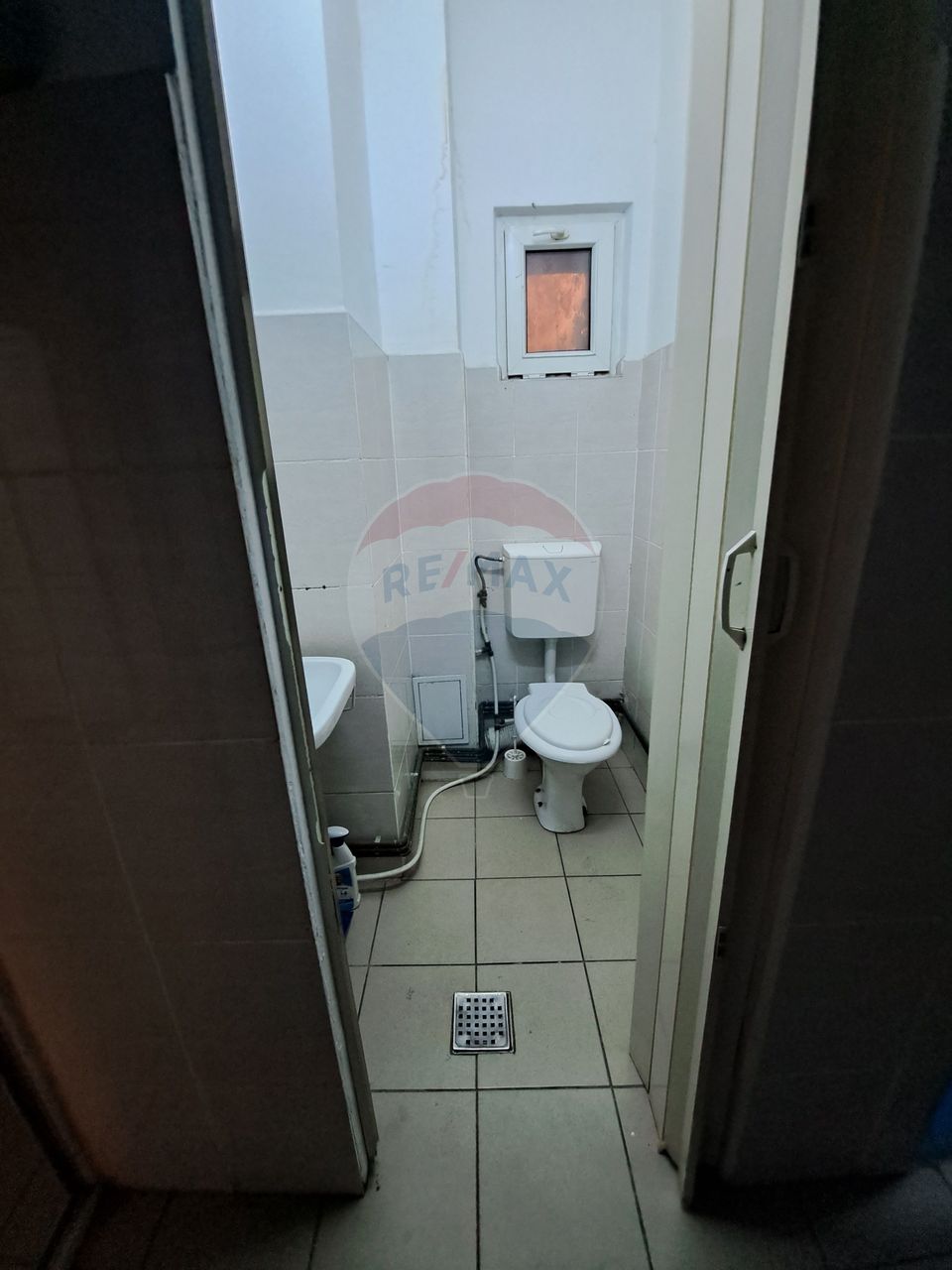 160sq.m Commercial Space for rent, 1 Mai area