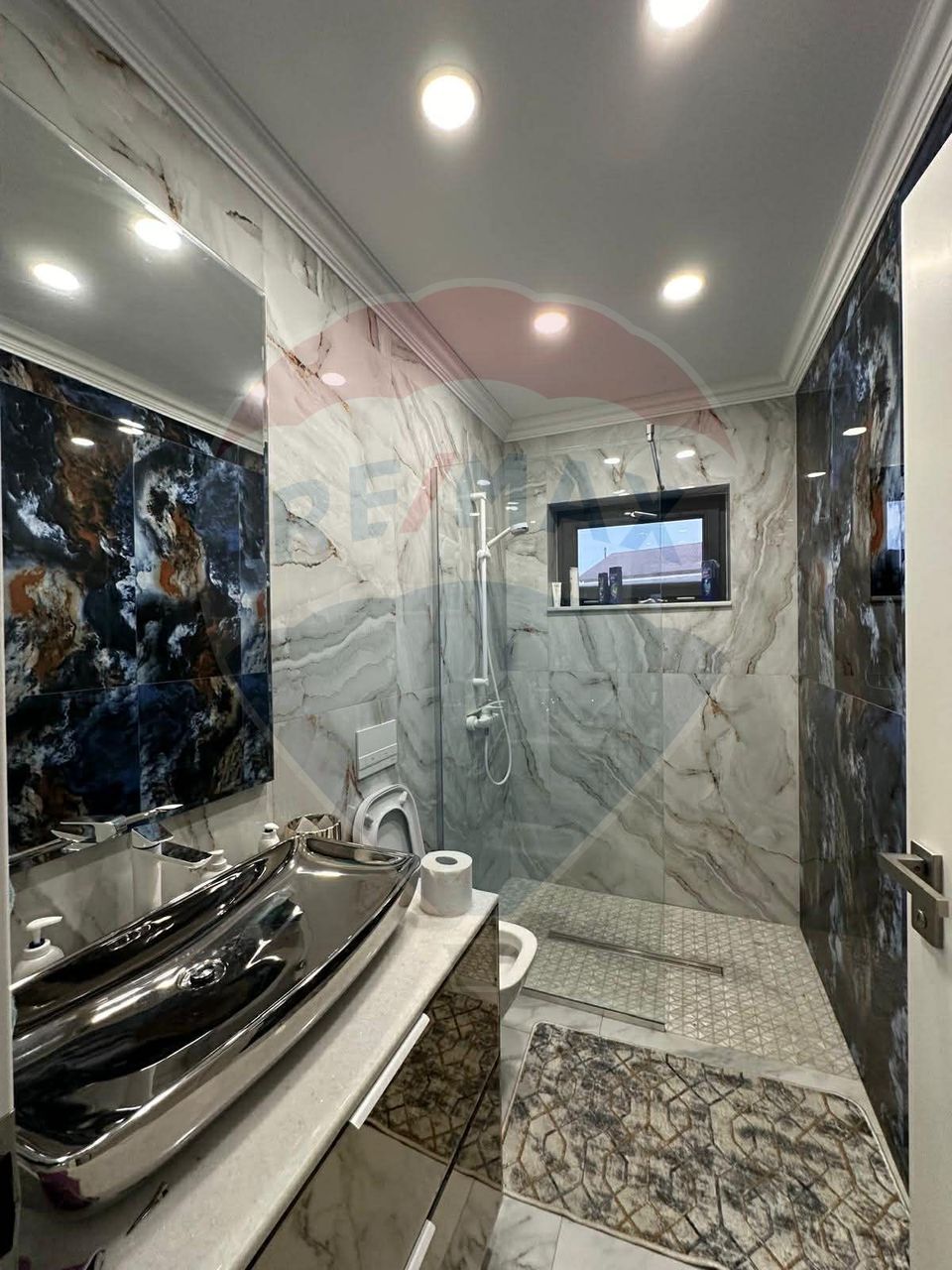 6 room House / Villa for sale