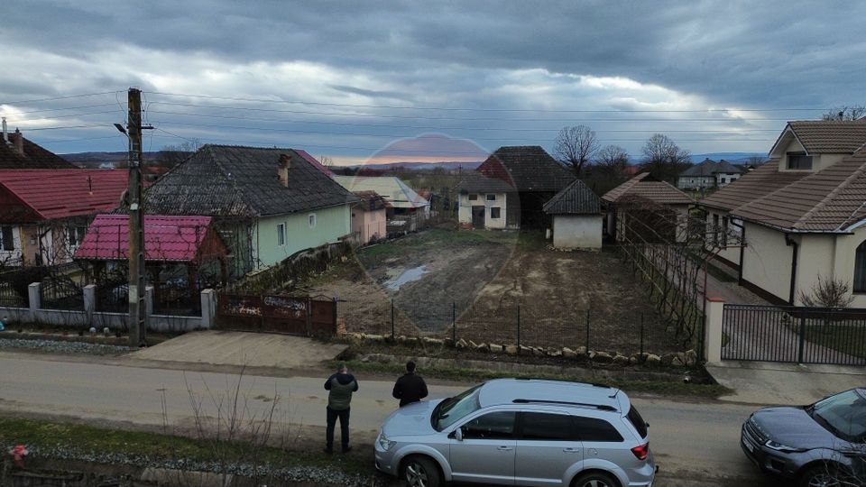 Constructie de caramida cu 3 camere de vânzare in centrul com. Salsig