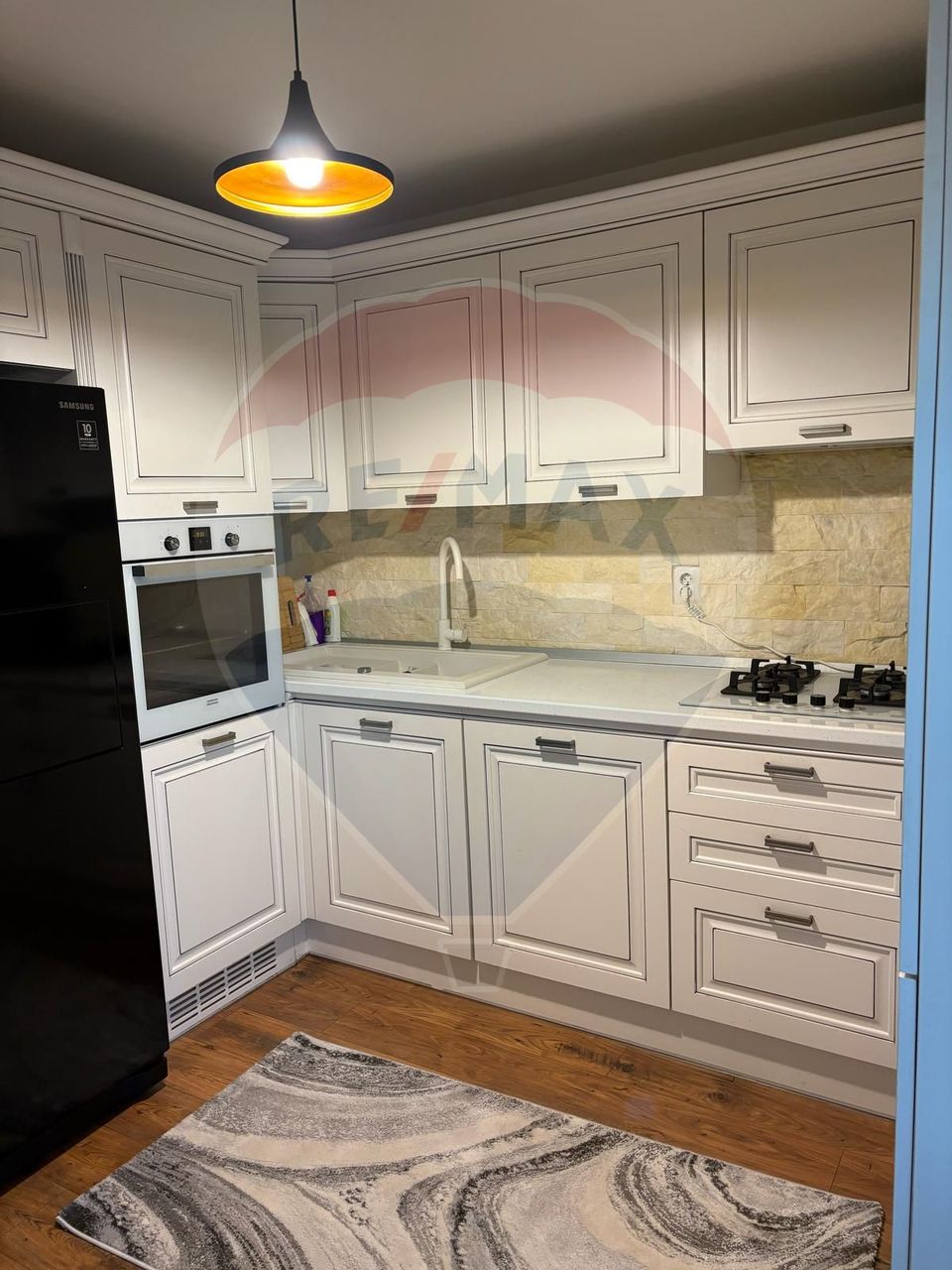 Apartament cu 4 camere de vânzare în zona Central