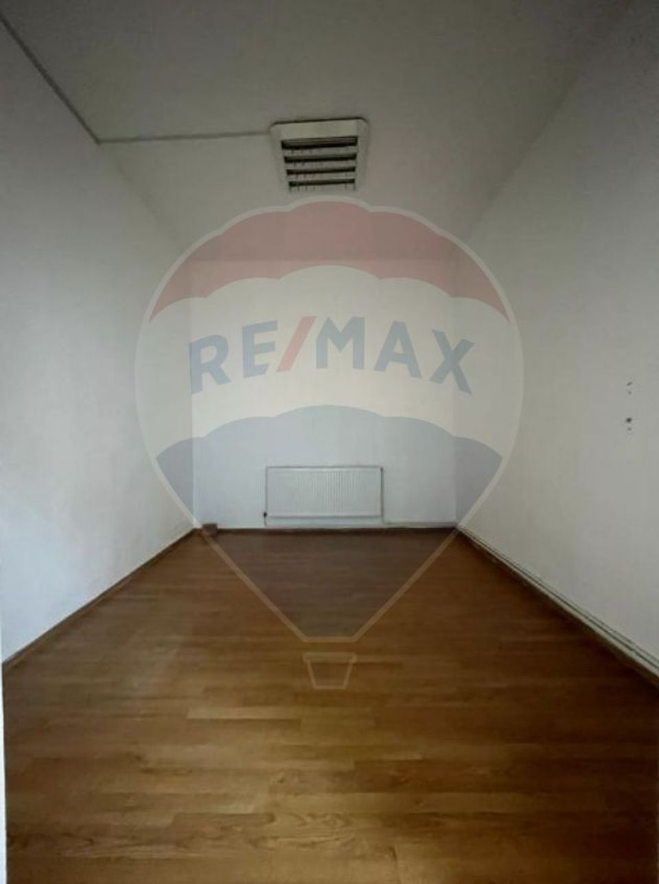 110sq.m Commercial Space for rent, Vasile Aaron area