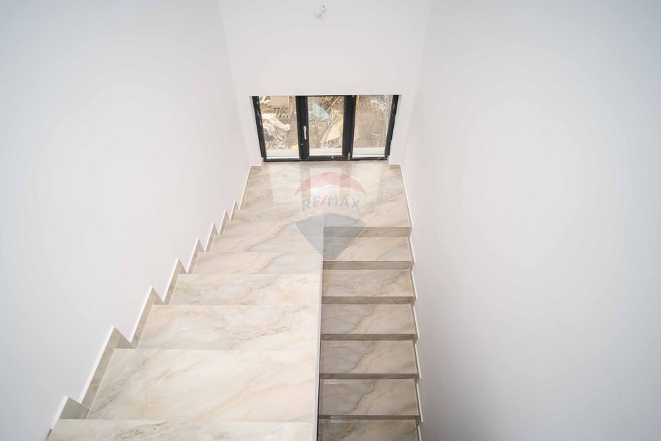 5 room House / Villa for sale