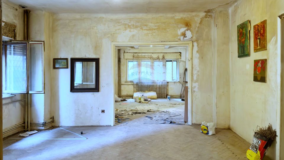 3 rooms consolidated building Investment Revolution Square - Victoriei