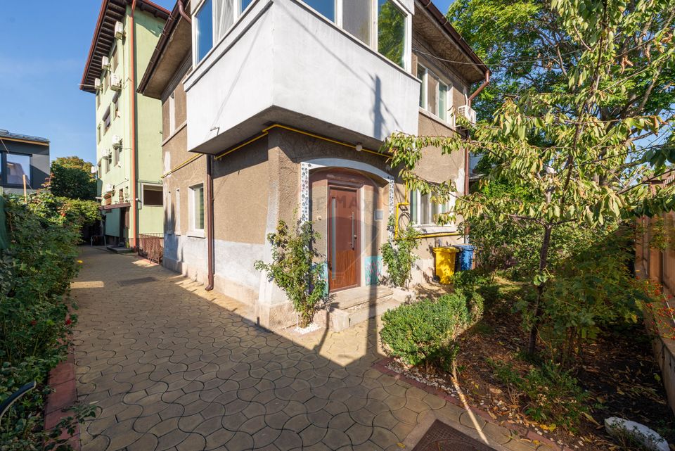 House / Villa with 3 rooms for rent Pargarilor Stefan cel Mare street