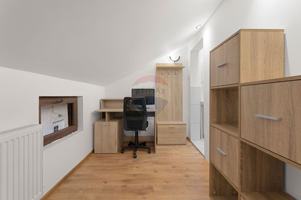 Apartament la casa cu 3 camere intr-o zona centrala