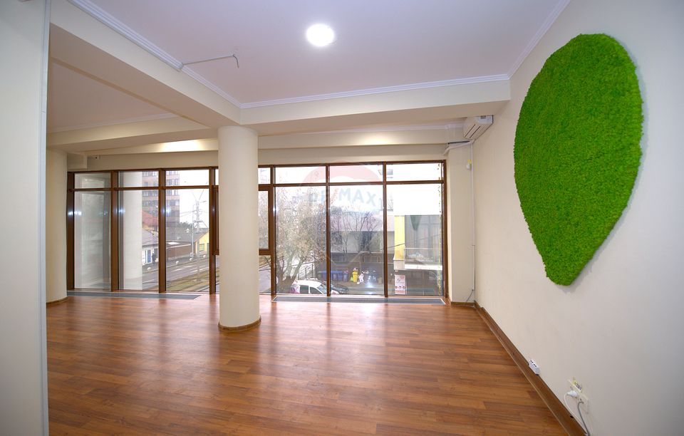 Apartament 3 camere, 97 mp, nemobilat, metrou Eroii Revolutiei