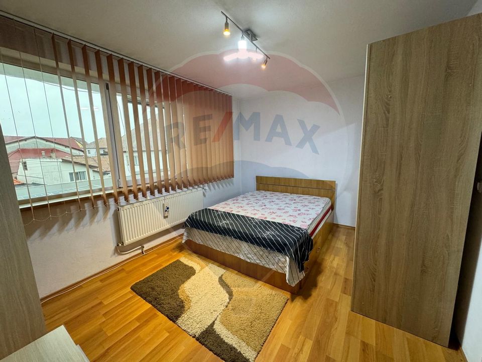 Apartament cochet cu 3 camere de închiriat - strada Tilisca