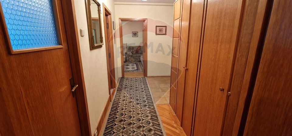 Apartament 2 camere decomandate central etaj 2