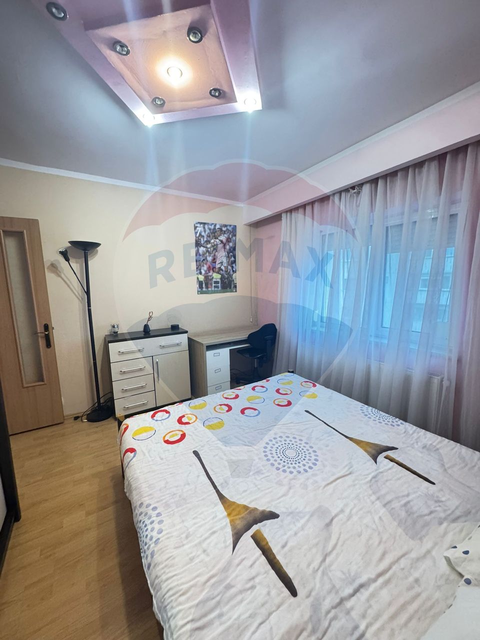 3 decomandate spatios, liber, central, Infratirii, Mc Donalds