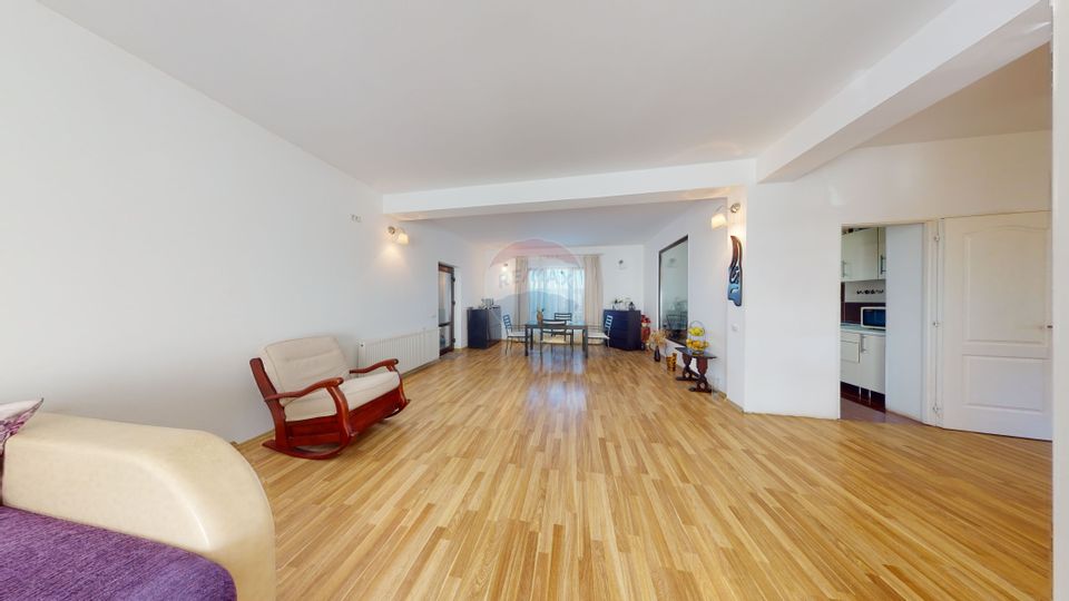 Detached house 4 rooms, garage and courtyard in the North area, Gulia