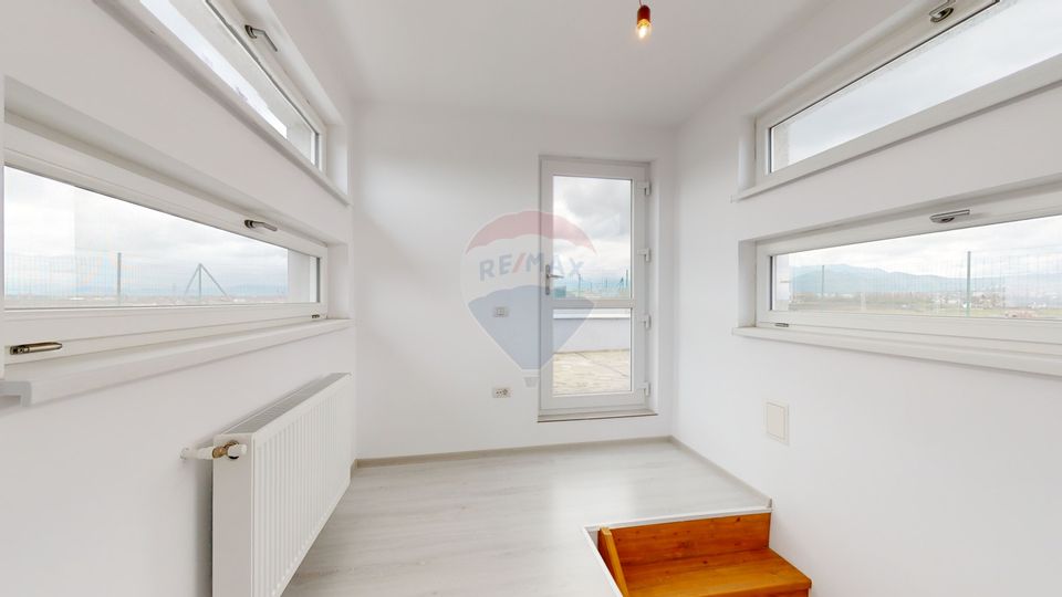 Apartament tip Penthouse cu terasă și priveliște panoramică, Sânpetru!