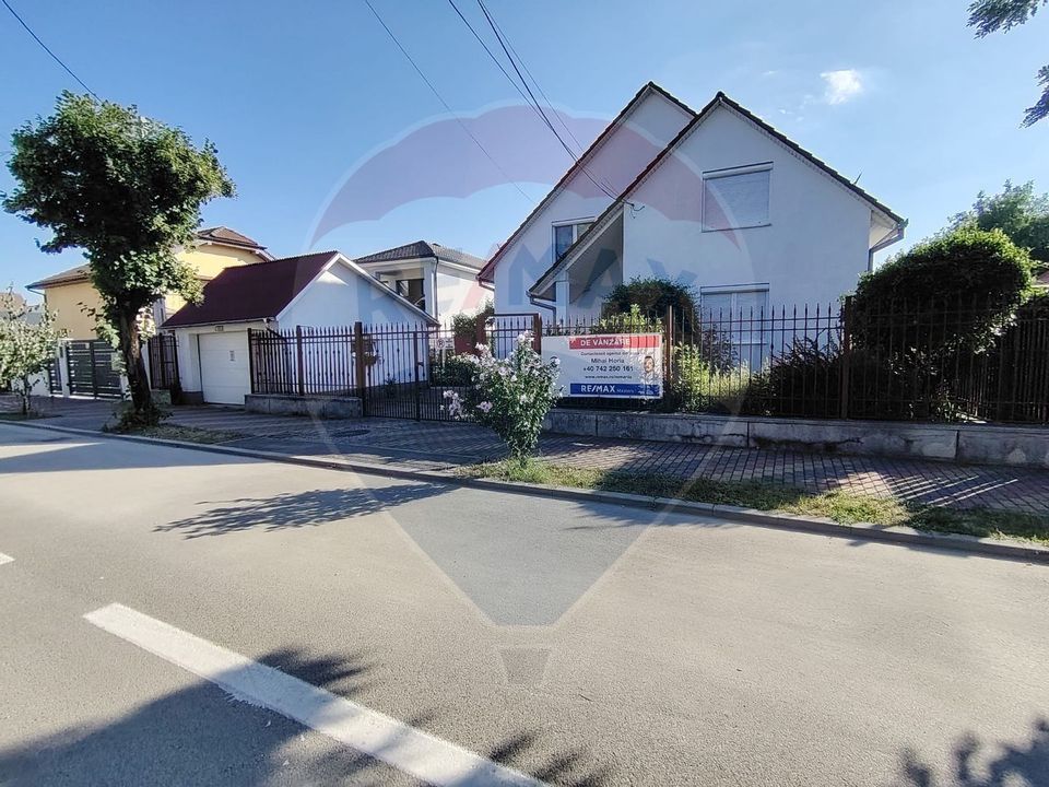 8 room House / Villa for sale, Central area