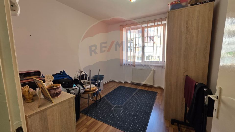 Apartament cu 3 cam de vânzare, str. Feleac, G. Campului