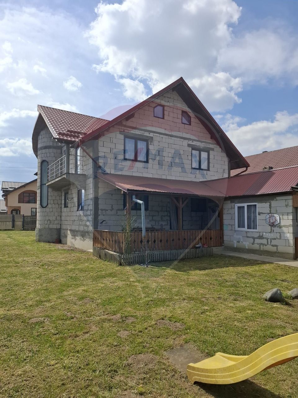 Casă / Vilă cu 5 camere de vânzare