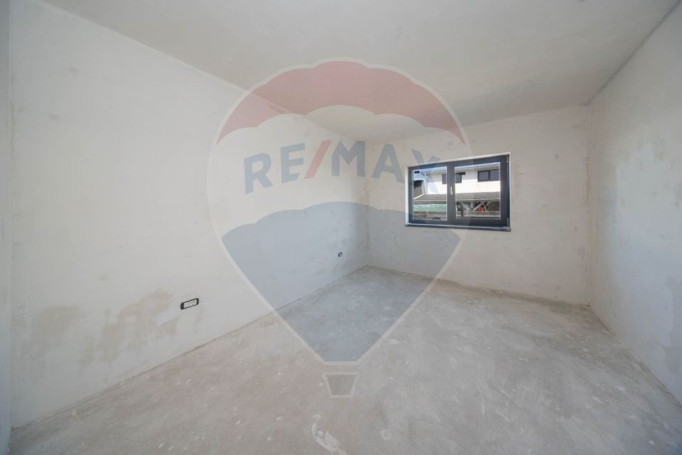 5 room House / Villa for sale