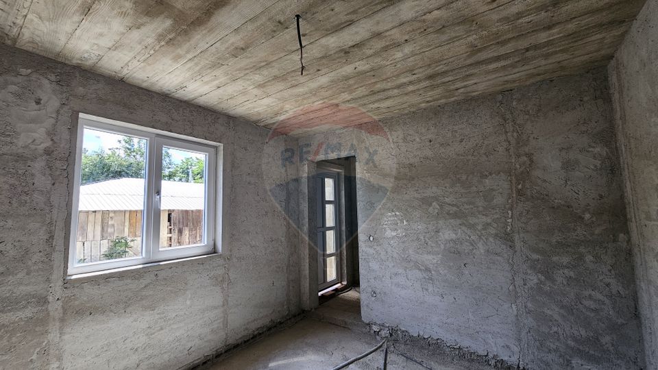 Casă / Vilă, teren 1700mp,  în Lisaura-Ipotești, Suceava