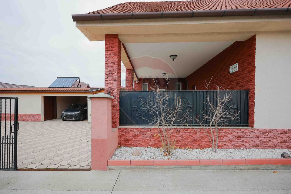 5 room House / Villa for sale