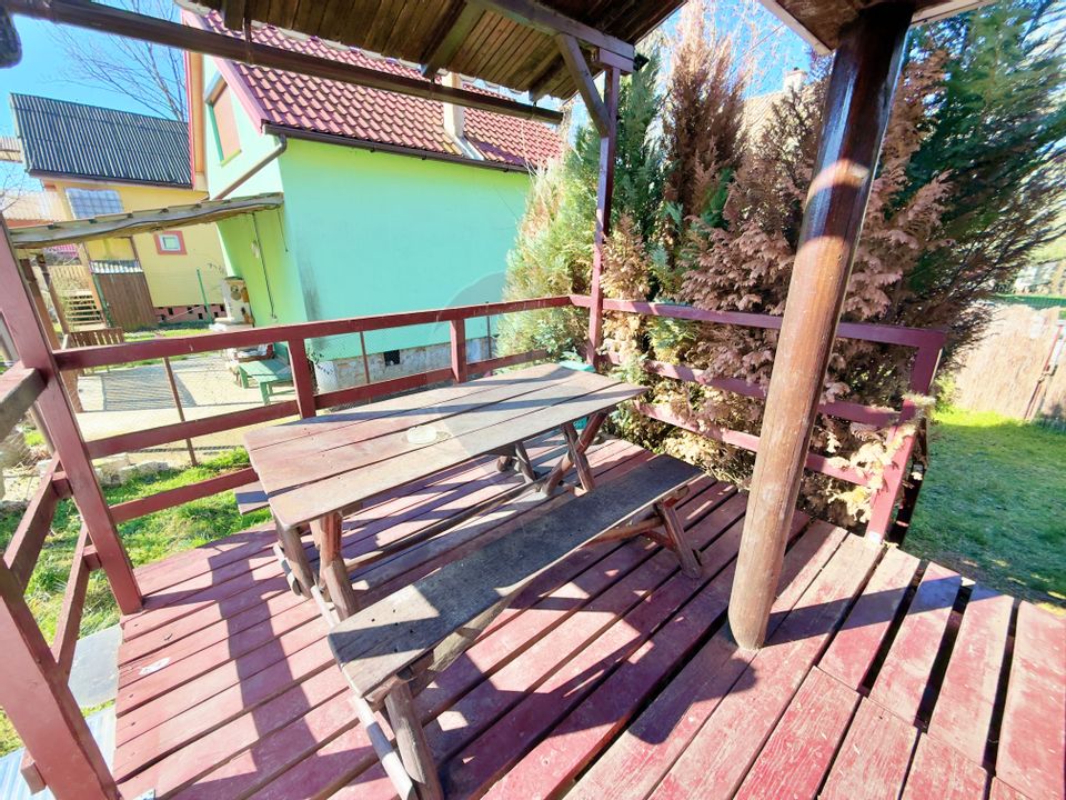 Cabană cu 2 camere de vânzare în zona 3 Insule