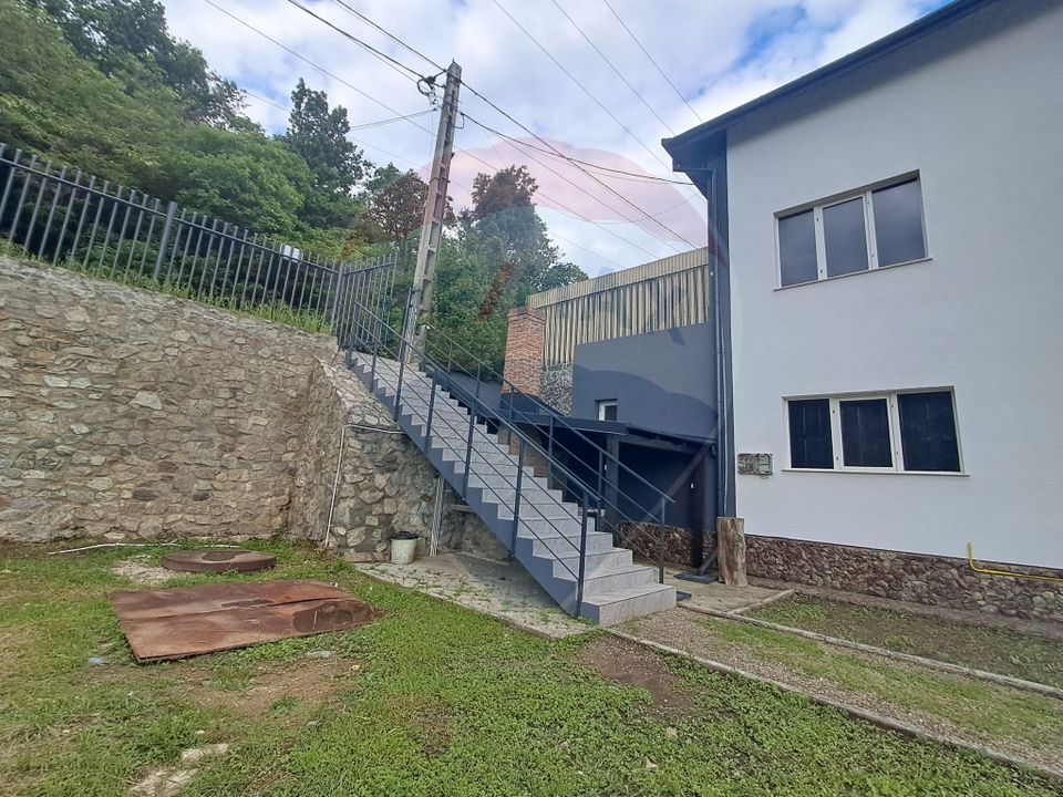 16 room Hotel / Pension for sale