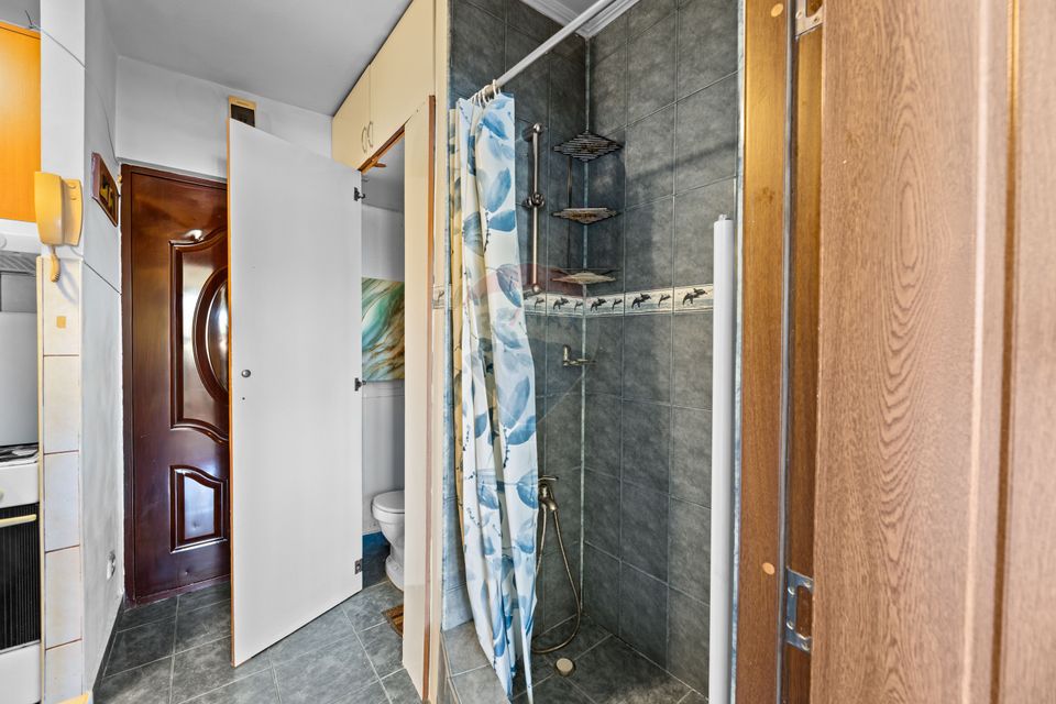 Garsoniera de vânzare zona UTA, etaj 2