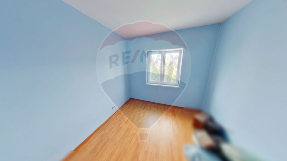 Apartament cu 2 camere de vânzare pe str. Traian