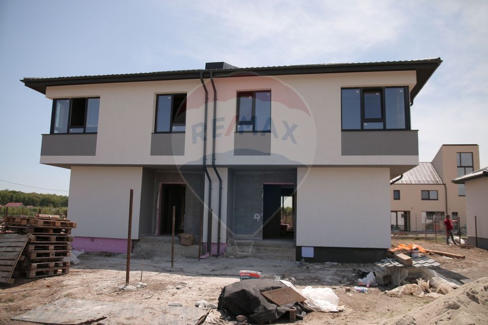 House/Villa 4 rooms for sale Bucuresti Ilfov, Balotesti RMX91165 RE