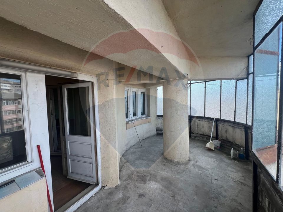 Apartament cu 4 camere de vânzare în zona Central