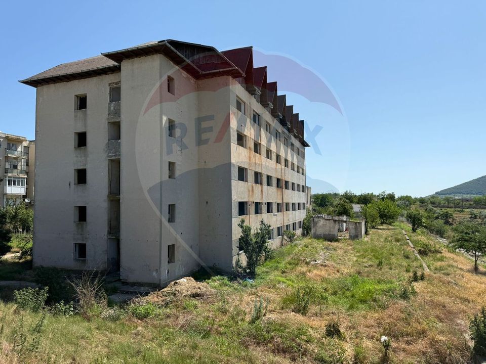 Investment opportunity / Block GF+4 for sale Babadag - Tulcea
