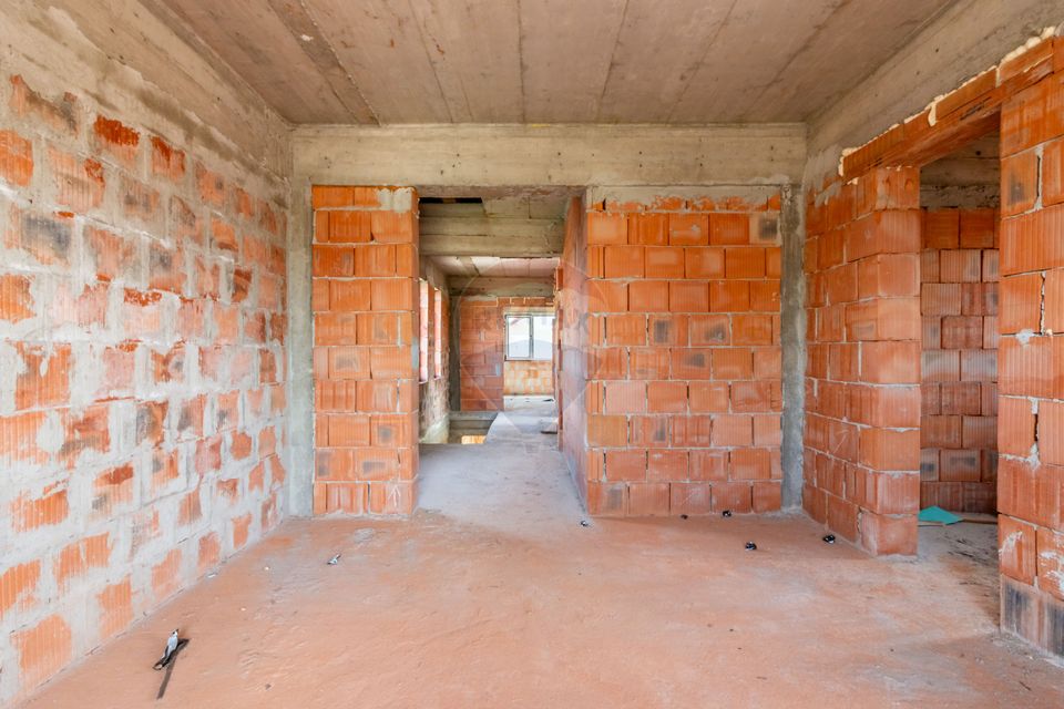 Casa / Vila la rosu in Chitila / Strada Rudeni - teren 264 mp