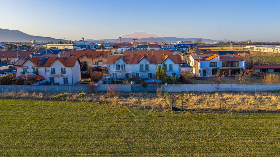 Casă / Vilă cu 4 camere de vânzare în zona Central