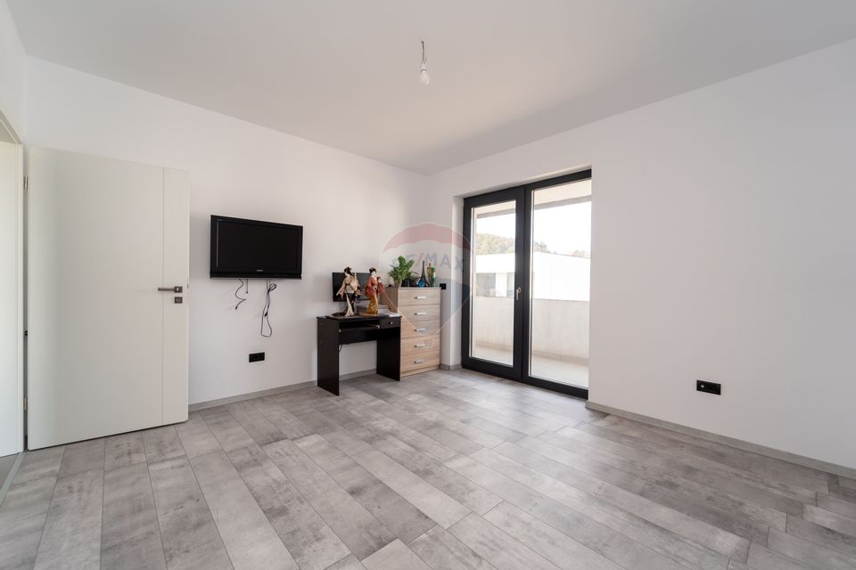 Smart Home de Vânzare în Sânpetru, Brașov – Construcție Premium