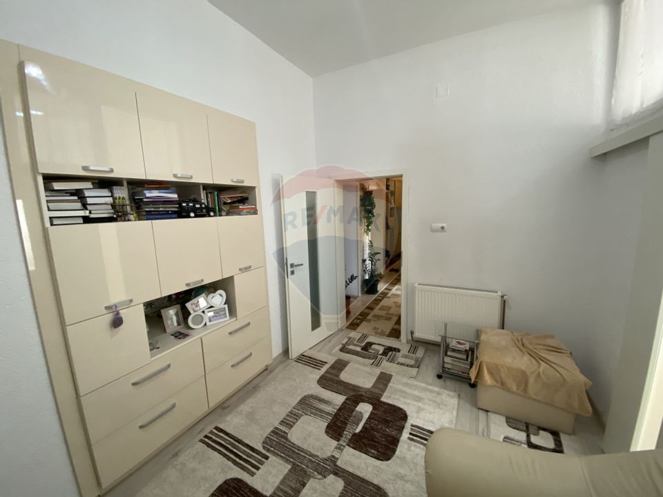 Apartament cu 3 camere de vanzare in zona Central