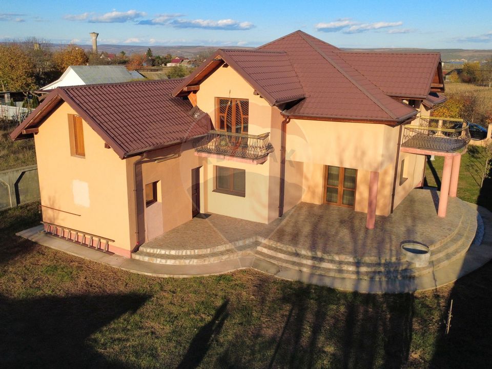 5 room House / Villa for sale