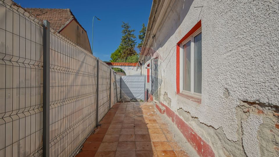 CASA CU POTENTIAL DE EXPLOATARE | DIVERSE ACTIVITATI | DE MIJLOC 50