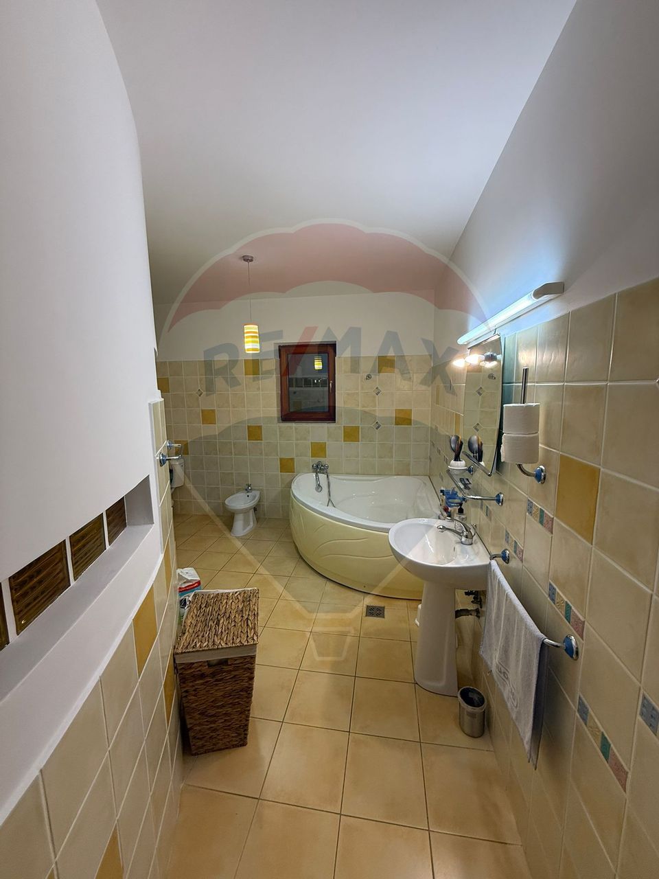 6 room House / Villa for rent, Valea Borcutului area