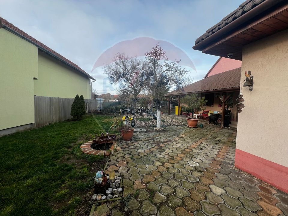 Casă  4 camere 1080 mp teren zona Gradiste