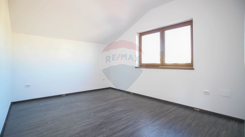 REZERVATA! Vilă nouă, cu 4 camere si teren de 500mp, în Cristian