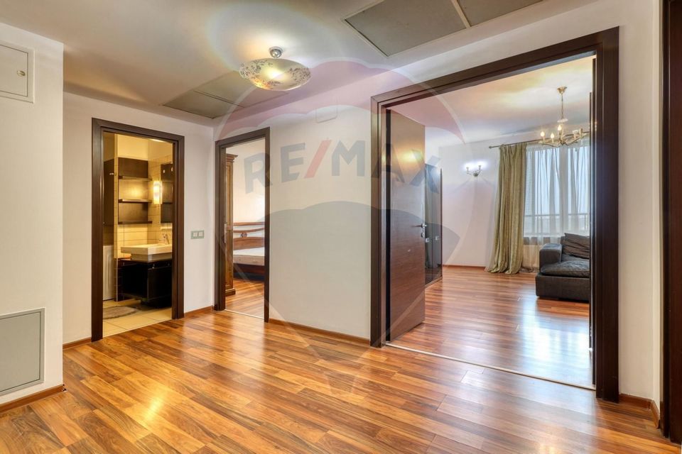 Apartament 3 camere de vanzare, Priveliste superba, Asmita, parcare