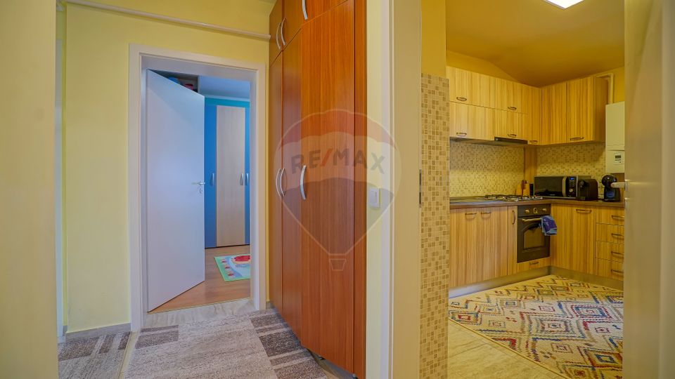 Apartament in vila, 3 camere, Nicolae Labis, Tractorul