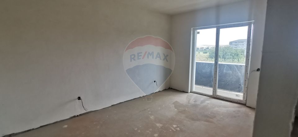 Apartament cu 3 camere de vânzare